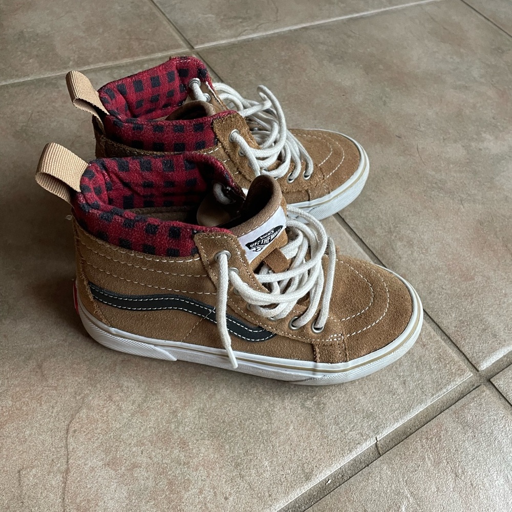 Boys MTE Vans